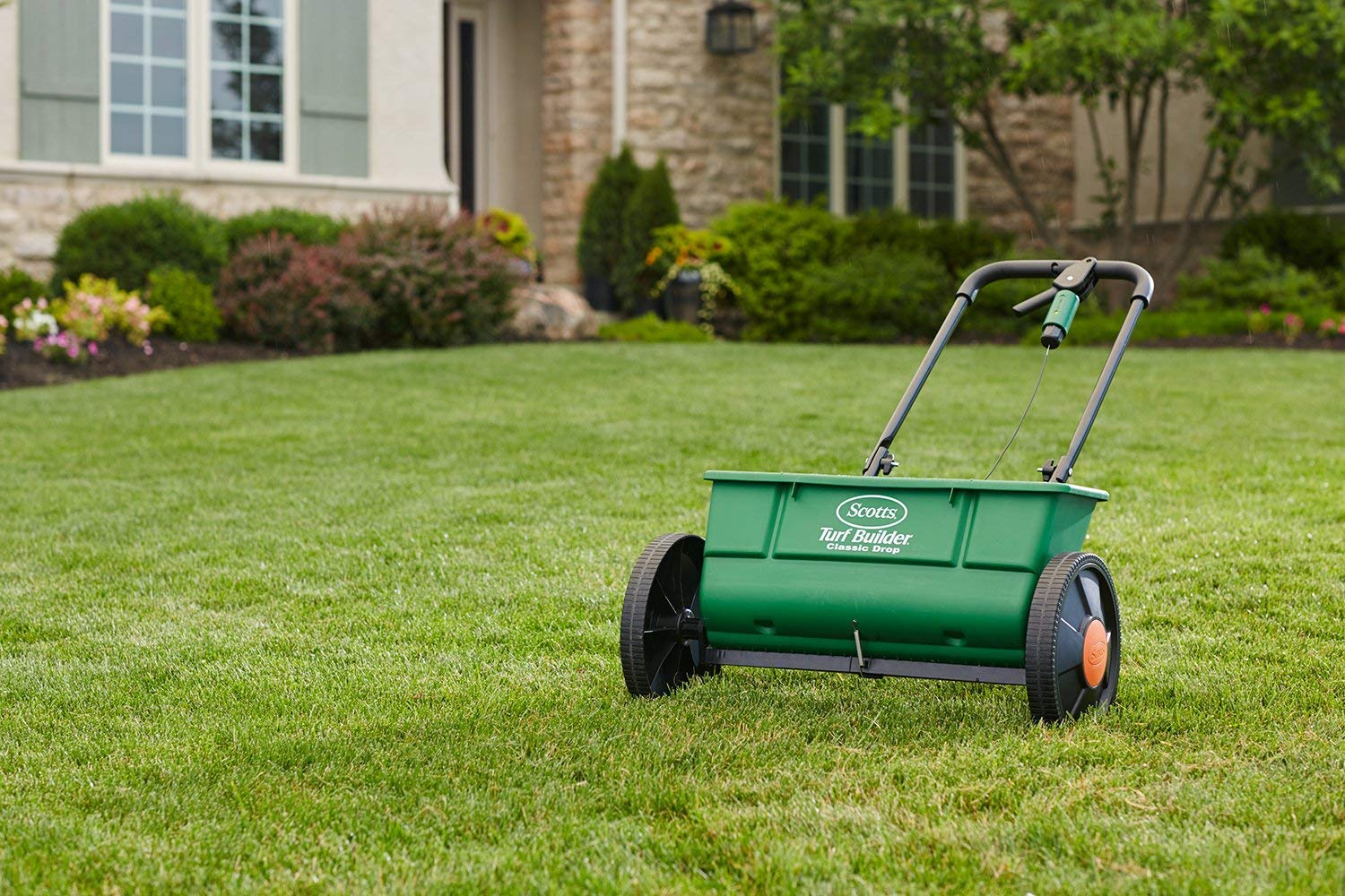 Scotts Turf Builder Classic Spreader - Zander Auto Parts