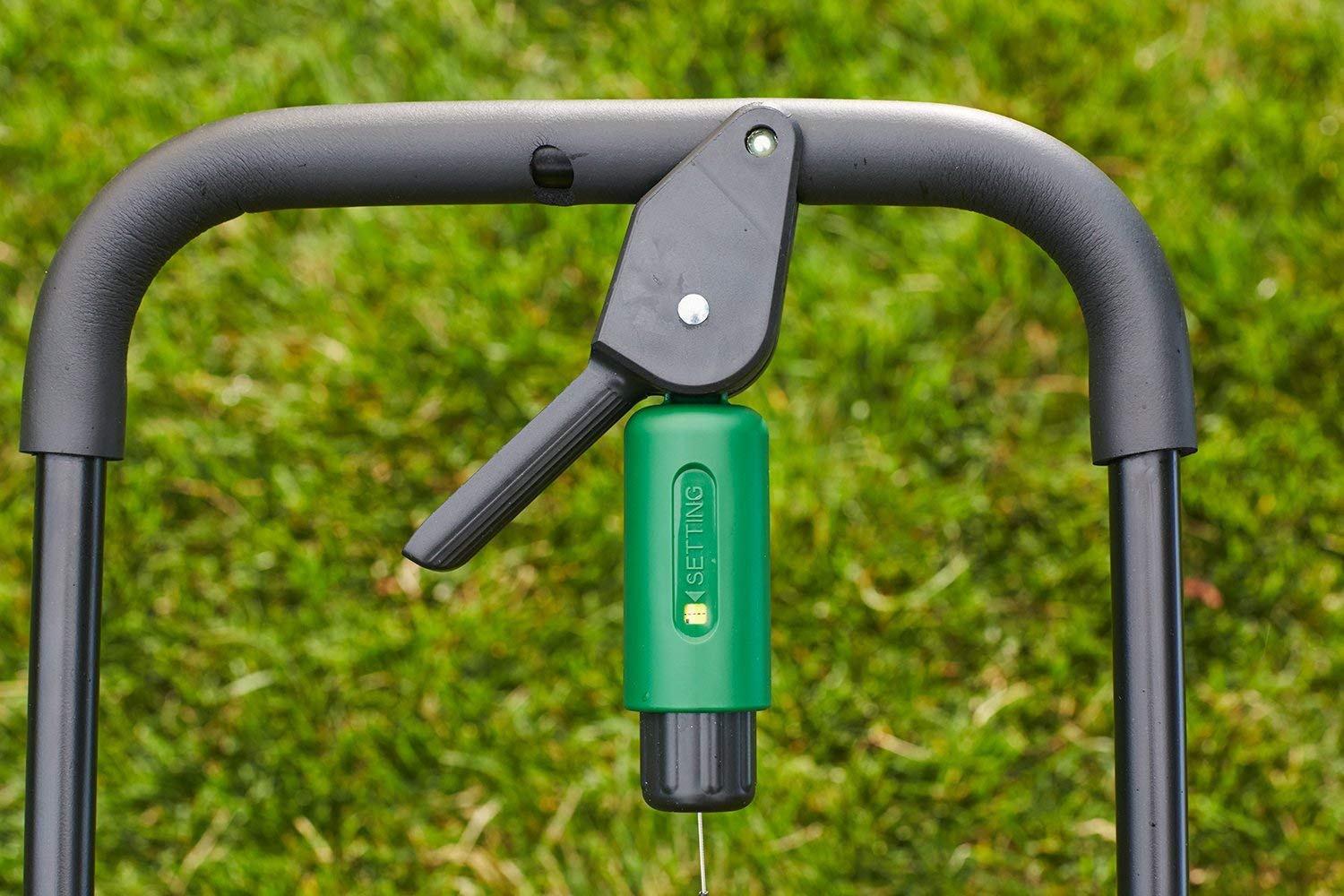 Scotts Turf Builder Classic Spreader - Zander Auto Parts